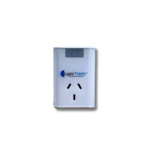 Protector de tension digital enchufable 2200W  [UM 1u | 50u]